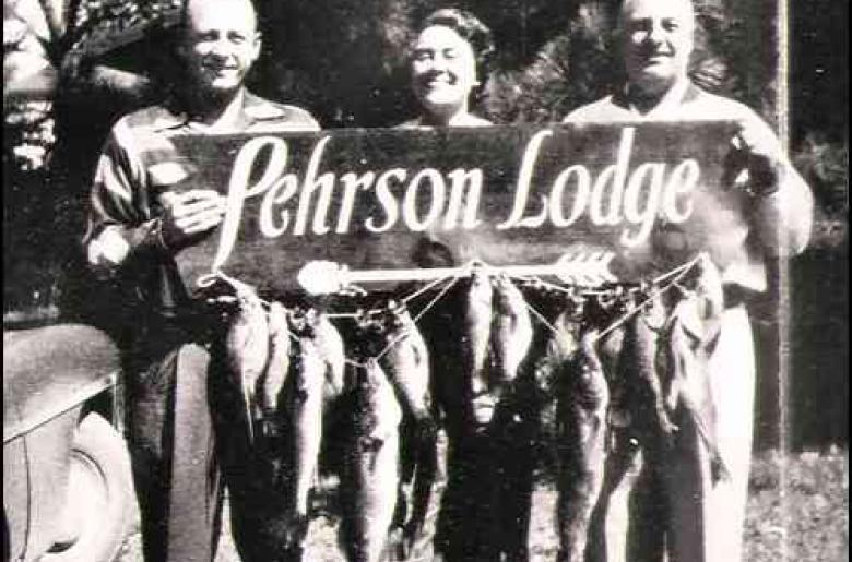 Historic picture of guests at the lodge