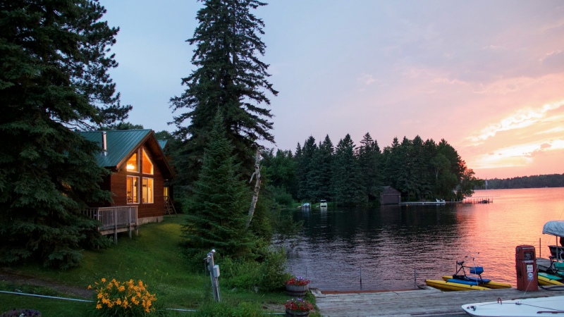 Lakehouse Cabins
